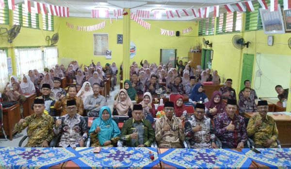 Pembukaan Olimpiade Madrasah Indonesia (OMI) Tingkat Propinsi Tahun 2025 berlangsung di MTsN 3 Lima Puluh Kota sebagai salah satu Titik Lokasi (Tilok) OMI Tingkat Provinsi.